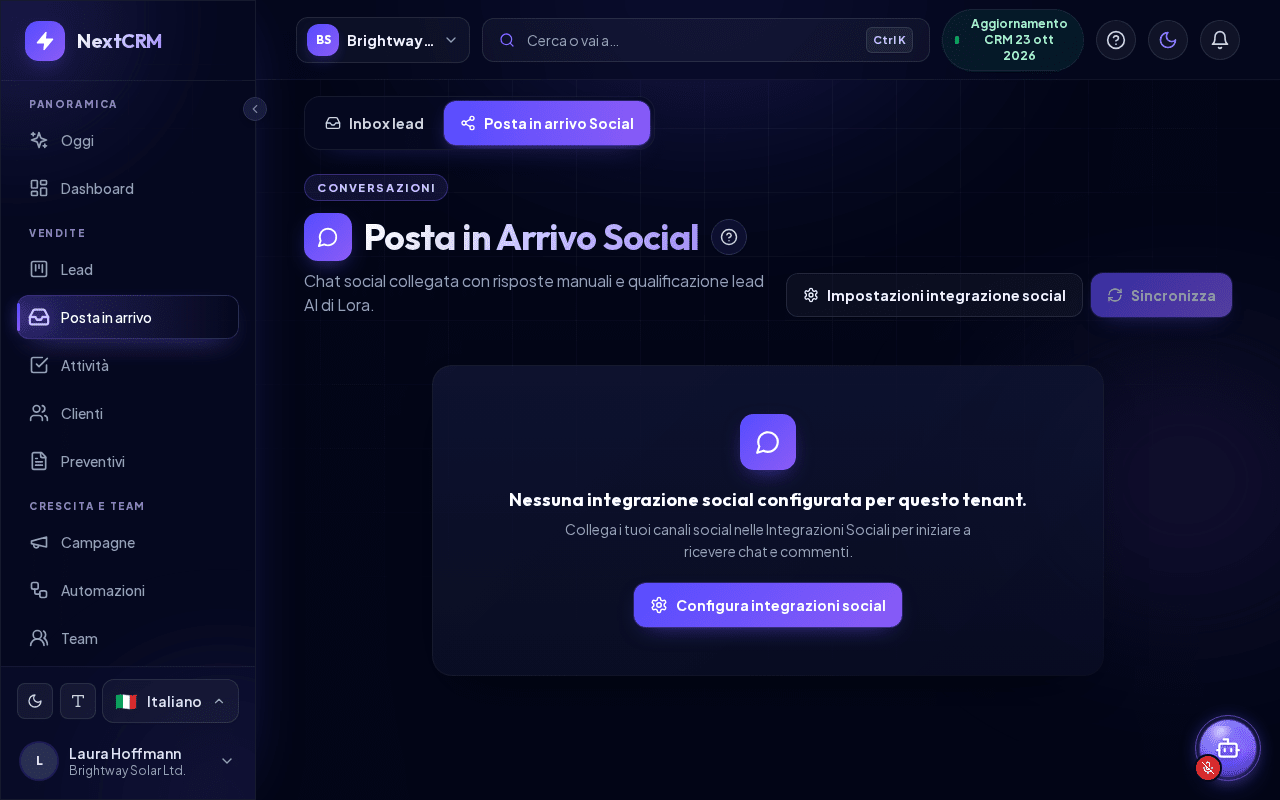 Posta in arrivo Social con elenco delle conversazioni, chat e pannello del contatto