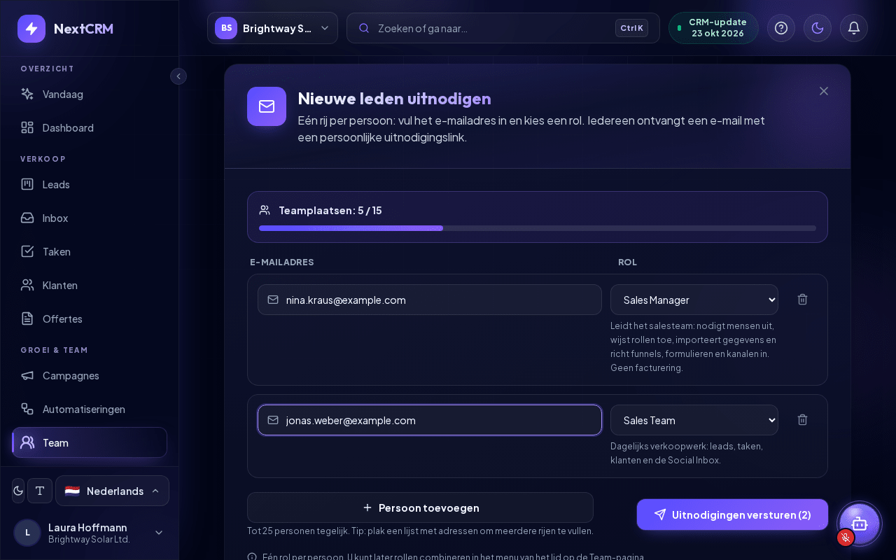 Nieuwe leden uitnodigen op de pagina Team