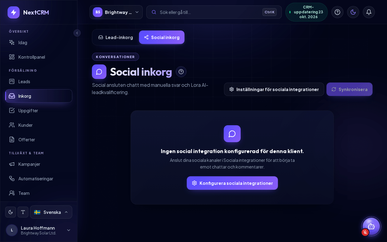 Social inkorg med konversationslista, chatt och kontaktpanel